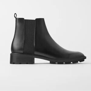 NEW ZARA BLACK LOW HEELED ANKLE BOOTS GORITG TRACK SOLE Size  40 faux leather